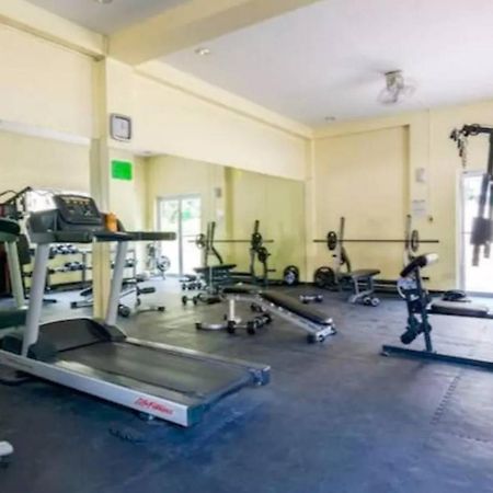 Chateau Elysee A3 Near Airport Wifi Kitchen Paranaque City Buitenkant foto