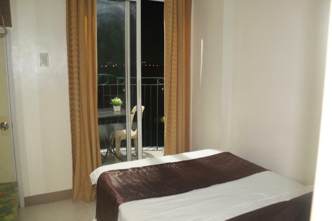 Chateau Elysee A3 Near Airport Wifi Kitchen Paranaque City Buitenkant foto